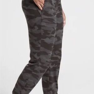 Athleta Salutation Camo Jogger Pants Small Tall